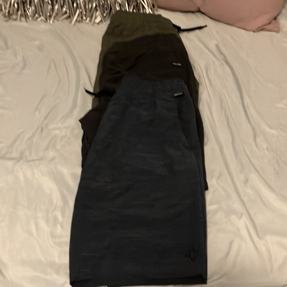 Boys size 12 youth volcom shorts - Picture 4 of 4